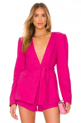  Jaquetas e Casacos Femininos | Blazer Rosa Pink da Lovers + Friends Moda